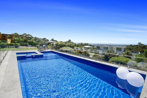 Perla Marina - Luxury Family Retreat With Heated Pool, Spa, Playground - Accommodation Redcliffe 0