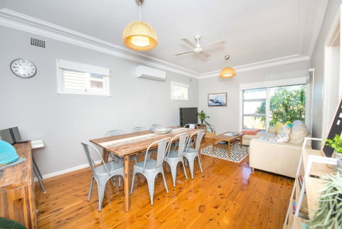 Pet Friendly 5 Victor Parade - Accommodation Redcliffe 2