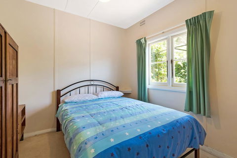 Pet Friendly Beach Cottage @ Ballingalla - Accommodation Redcliffe 3