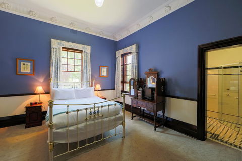 Petersons Armidale Winery And Guesthouse - Accommodation Redcliffe 2