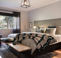 Phoenix - Accommodation Redcliffe