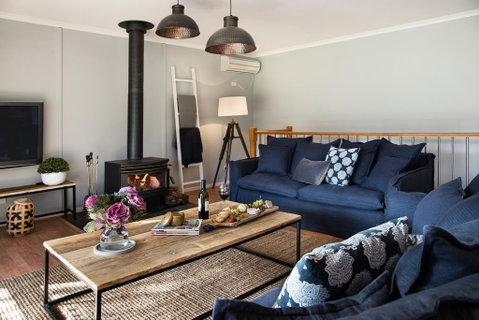Phoenix - Accommodation Redcliffe 2