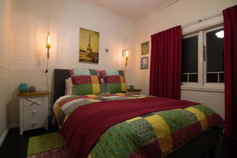 Piccolo - Accommodation Redcliffe 3