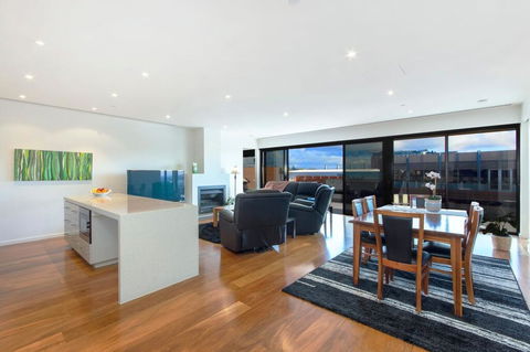 Pier Point 206 - Accommodation Redcliffe 1