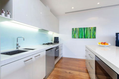 Pier Point 206 - Accommodation Redcliffe 3
