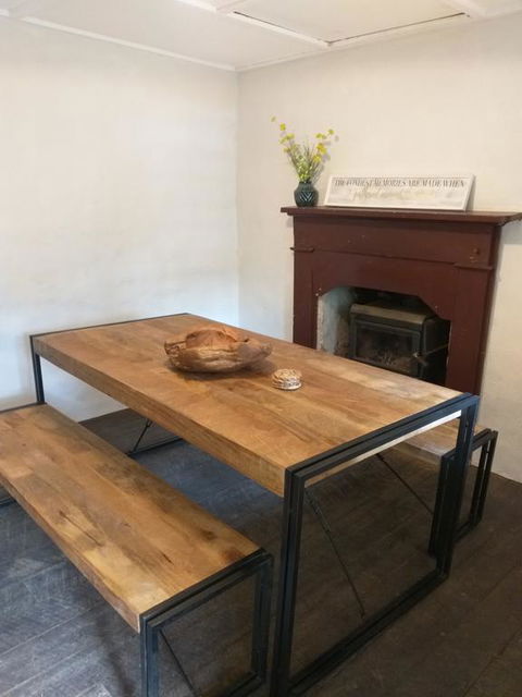 Pines Cottage - Accommodation Redcliffe 2
