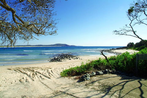 Plomer Beach House - Accommodation Redcliffe 3