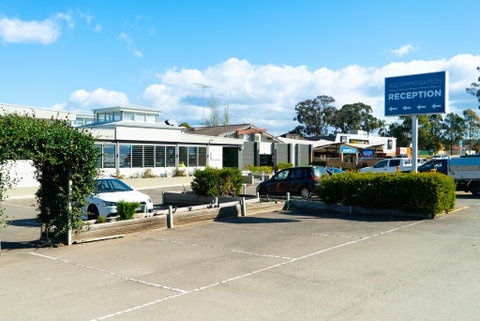 Plumpton Hotel - Accommodation Redcliffe 0