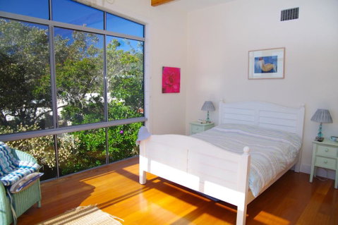 Point Break 14 Korogora Street - Accommodation Redcliffe 3