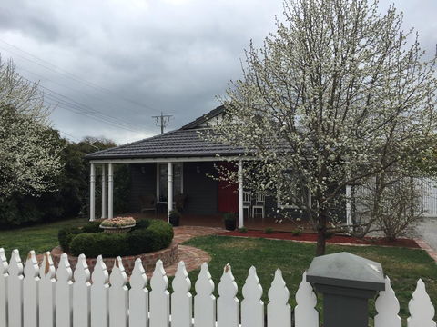 Pomegranate Guest House - Accommodation Redcliffe 2