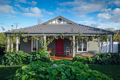 Pomegranate Guest House - Accommodation Redcliffe 0