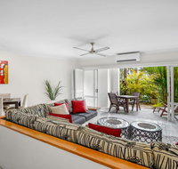 Poolside Apt in Alamanda Beachfront Resort 52 - Accommodation Redcliffe