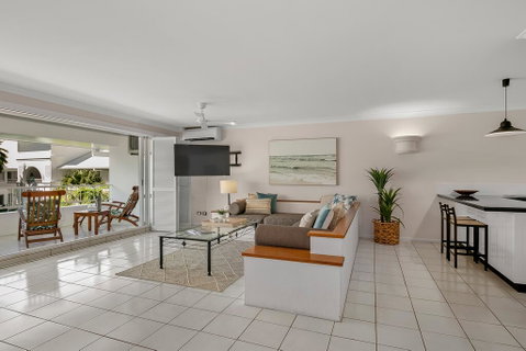 Poolside Apt In Alamanda Beachfront Resort (88) - Accommodation Redcliffe 3