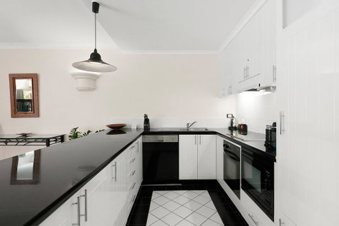 Poolside Apt In Alamanda Beachfront Resort 74 - Accommodation Redcliffe 2