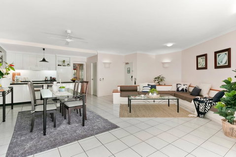 Poolside Apt. In Alamanda Beachfront Resort (54) - Accommodation Redcliffe 3
