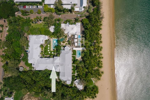Poolside Apt. In Alamanda Beachfront Resort (54) - Accommodation Redcliffe 1