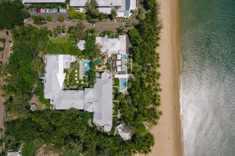 Poolside Apt. In Alamanda Beachfront Resort (62) - Accommodation Redcliffe 1