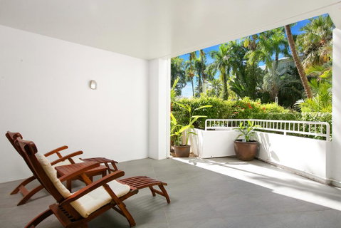 Poolside Apt. In Alamanda Beachfront Resort (62) - Accommodation Redcliffe 2