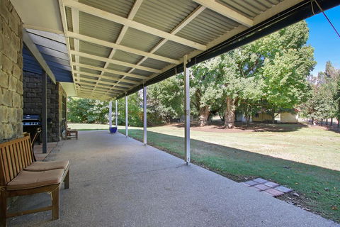 Porepunkah Elms - Holiday House - Accommodation Redcliffe 2