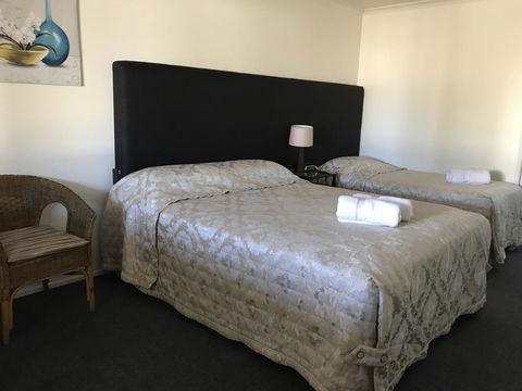 Porkys Motel - Accommodation Redcliffe 3