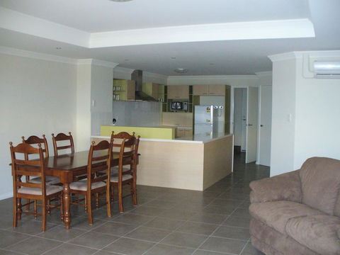 Port Denison Beach Resort - Accommodation Redcliffe 2
