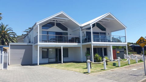 Port Elliot Beachcomber - Accommodation Redcliffe 1