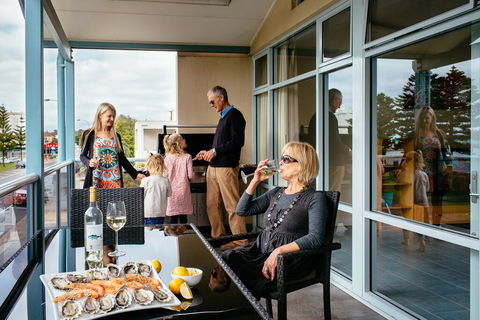 Port Lincoln Foreshore Apartments - Accommodation Redcliffe 2