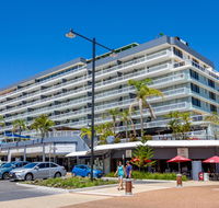 Port Pacific Resort - Accommodation Redcliffe