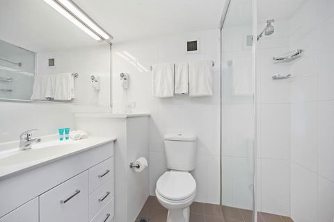 Port Pacific Resort - Accommodation Redcliffe 1