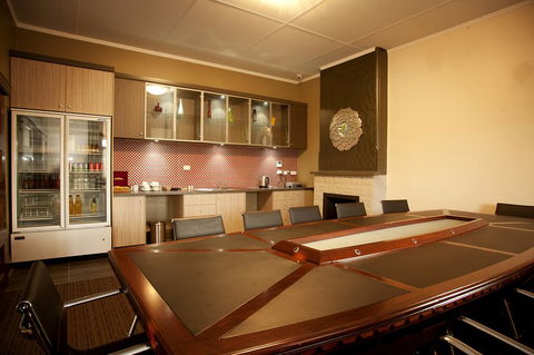 Prince Of Wales Hotel, Bunbury - Accommodation Redcliffe 1