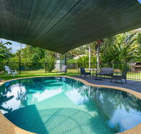 Private Pool Big Backyard Aircon - Paradise - Accommodation Redcliffe