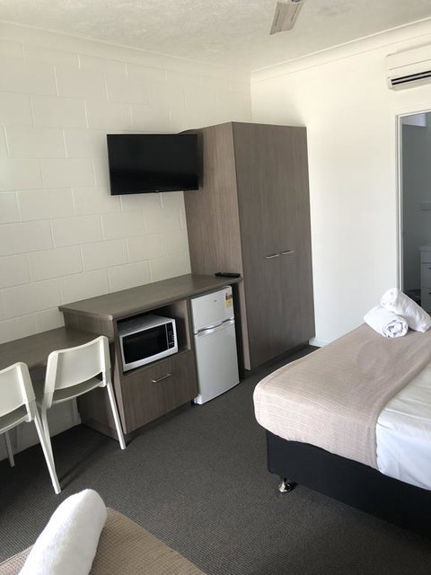 Q Express - Accommodation Redcliffe 3