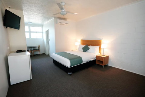 Q Express - Accommodation Redcliffe 0