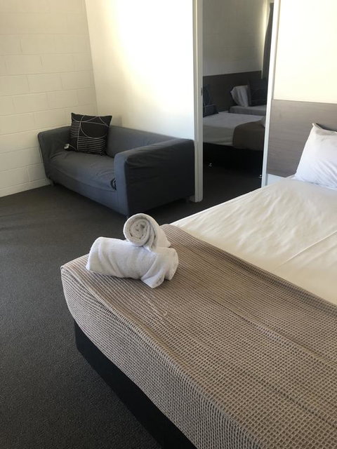 Q Express - Accommodation Redcliffe 1