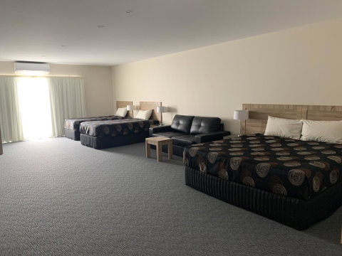 Quality Hotel Sherbourne Terrace - Accommodation Redcliffe 1