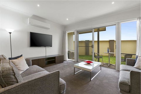 Quest Sanctuary Lakes - Accommodation Redcliffe 1