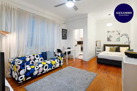 Quiet Art Deco - Cafe Central - Accommodation Redcliffe 0