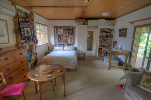 Quilters Studio - Accommodation Redcliffe 3