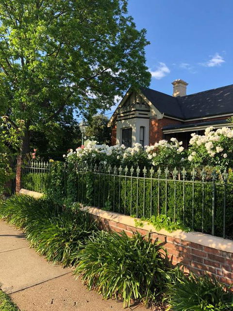 QUILTY HOUSE (Formerly Beethovens) - Accommodation Redcliffe 3