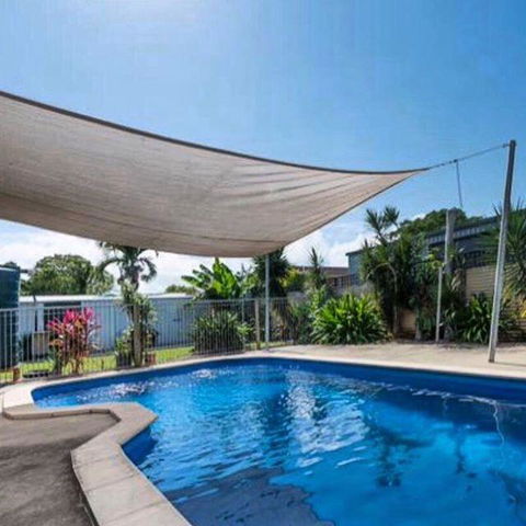 QUIRKY QUEENSLANDER 6 BEDROOM HOME - Accommodation Redcliffe 3