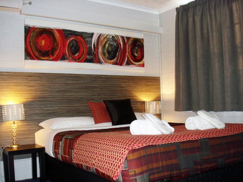 Raceview Motor Inn - Accommodation Redcliffe 0