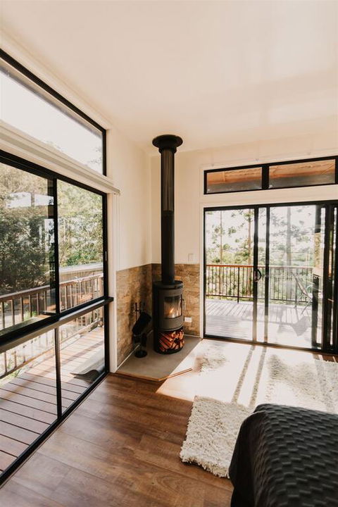Rainforest Gardens - Luxury Hillside Chalets With Views To Bay & Islands - Accommodation Redcliffe 3