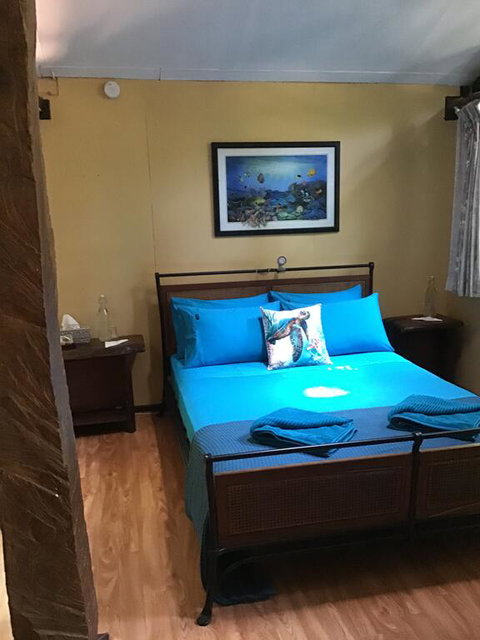 Rainforest Hideaway - Accommodation Redcliffe 2