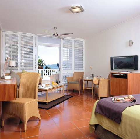 Ramada By Wyndham Cairns City Centre - Accommodation Redcliffe 1