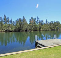 Ranu House - Waterfront - Accommodation Redcliffe