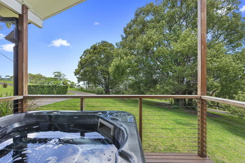 Ravensbourne Escape- Rose Alyce - Accommodation Redcliffe 1