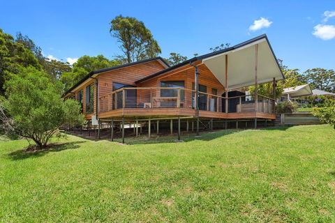 Ravensbourne Escape- Rose Alyce - Accommodation Redcliffe 0