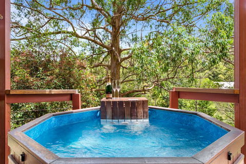 Ravensbourne Escape-Tree Tops - Accommodation Redcliffe 0