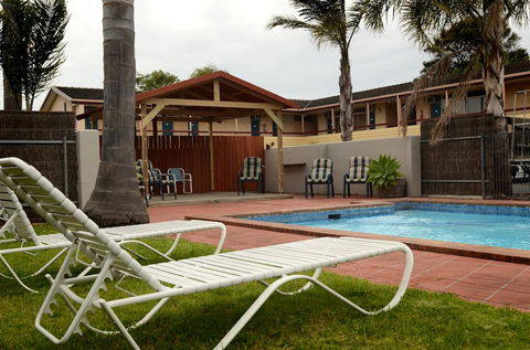 Red Carpet Motel - Accommodation Redcliffe 1