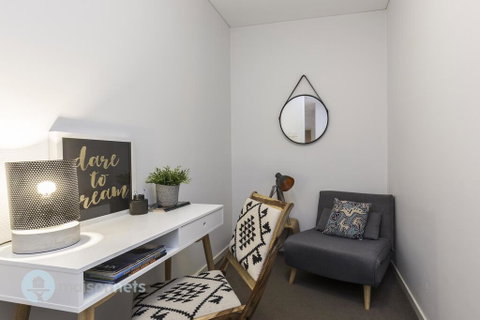 Redfern One Bedroom Apartment With Views - Accommodation Redcliffe 2